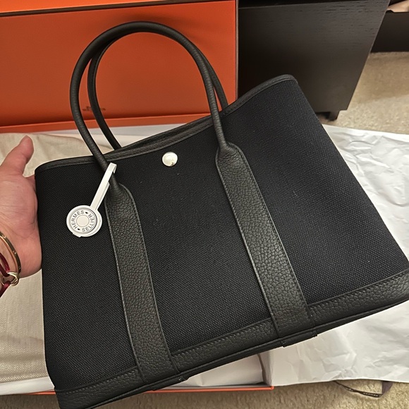 Hermes Garden Party 30mm in Noir
Bnew with box and receipt - Picture 1 of 4